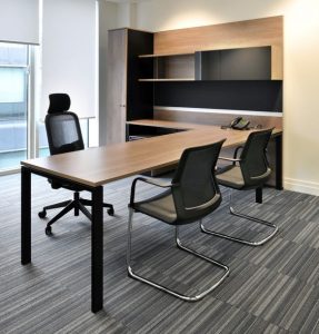 Memilih meja kantor minimalis yang fungsional